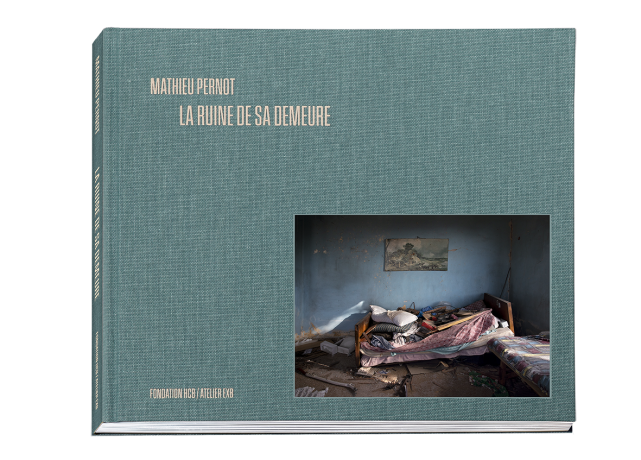 Online bookshop : Exhibition book : Mathieu Pernot's exhibition is accompanied by a book published by Atelier EXB. Available at the Fondation's bookshop and online!