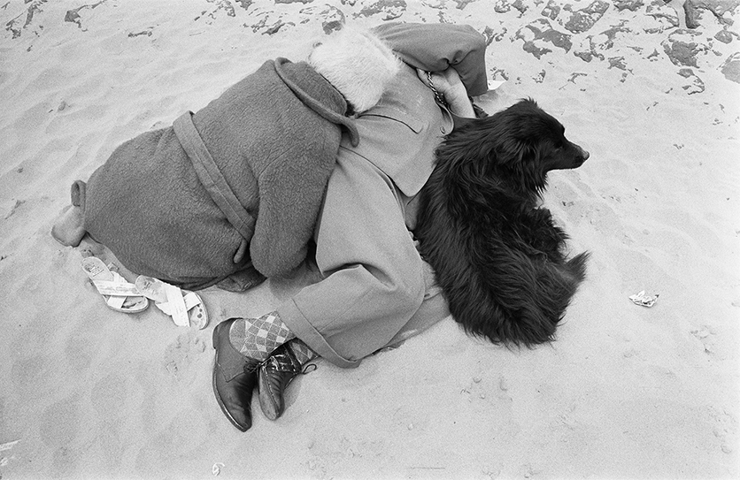 UNTIL FEBRUARY 12, 2023 : Henri Cartier-Bresson with Martin Parr – Reconciliation : To inaugurate its new exhibition space, the Tube, the Fondation HCB presents an original exhibition on the work of Henri Cartier-Bresson (1908-2004) and Martin Parr (born 1952). 