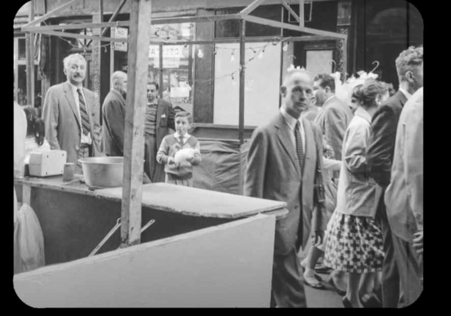  : Henri Cartier-Bresson on the streets of New York in 1957 : All his life, Henri Cartier-Bresson repeatedly expressed his refusal to be filmed or photographed at work. Because of this reluctance, only two films in which he could be seen photographing were known until now.